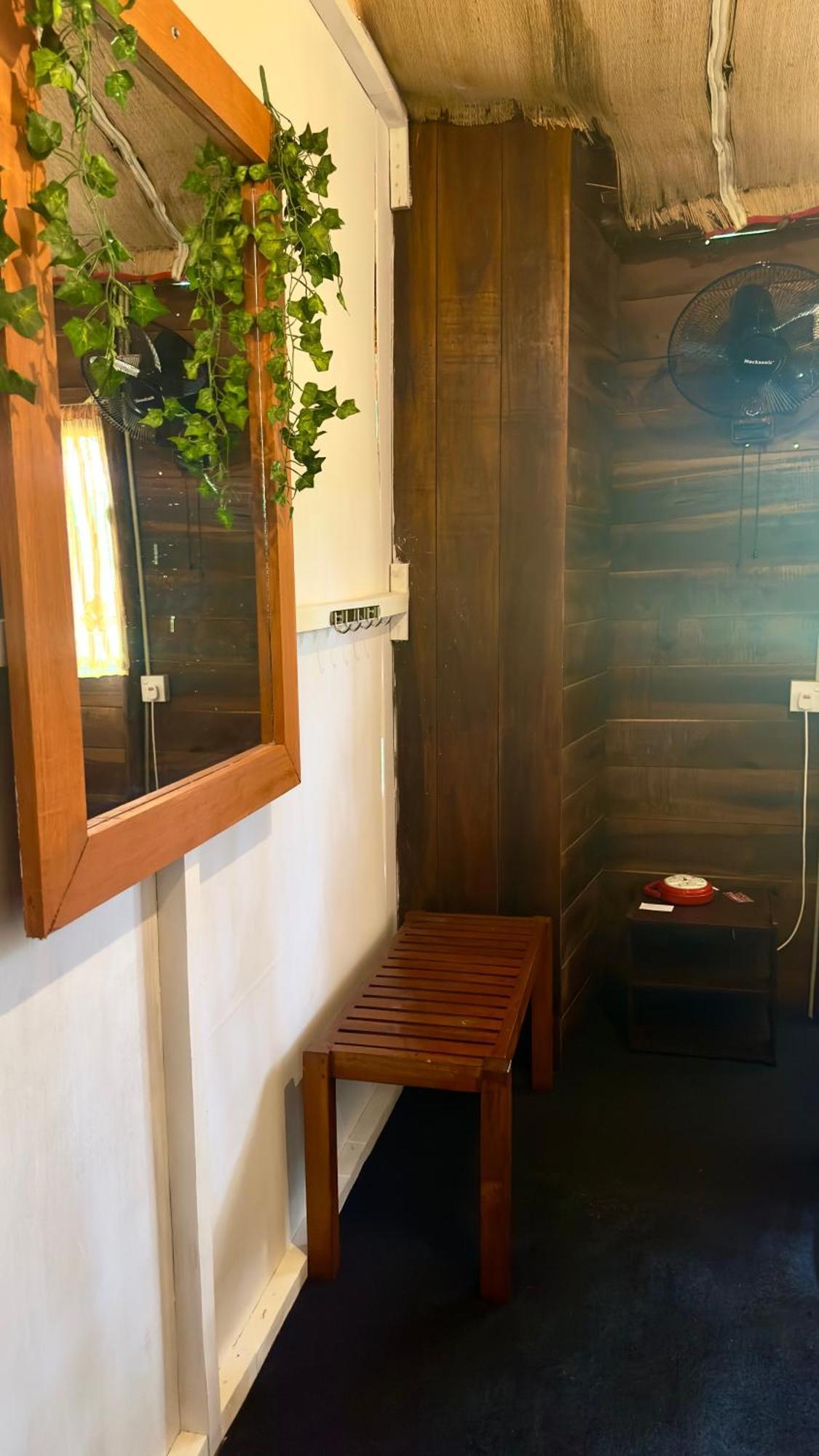 A Lounge Hostel And Cafe Ella Zewnętrze zdjęcie
