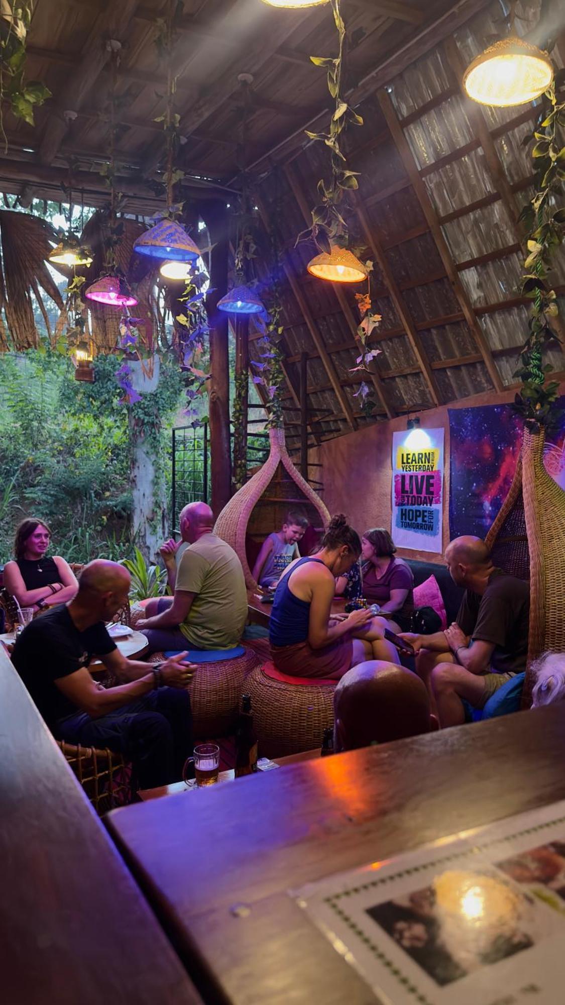A Lounge Hostel And Cafe Ella Zewnętrze zdjęcie