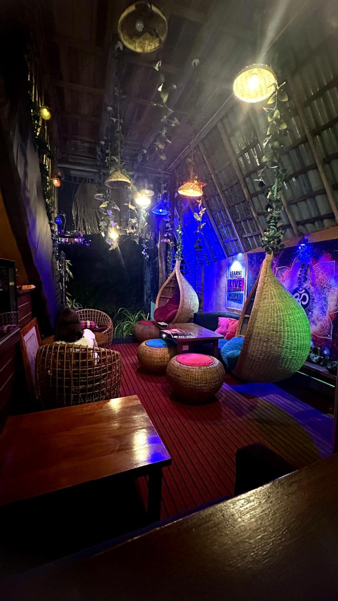 A Lounge Hostel And Cafe Ella Zewnętrze zdjęcie